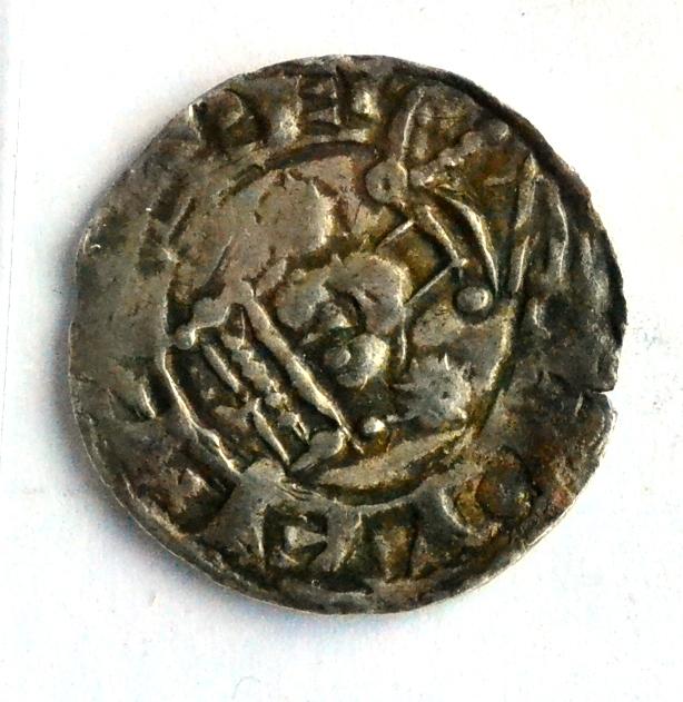 Lot 25 - William II Silver Penny, voided cross type, obv. facing crowned bust between two stars, rev. voided