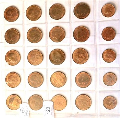 Lot 123 - George V, 20 x Pennies: 1914, 1916(x2), 1927(x10), 1928(x5), 1929 & 1936 & 5 x halfpennies:...