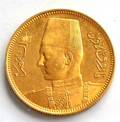 Lot 67 - Egypt, Gold 100 Piastres AH1357 (1938), obv. bust of King Farouk, 8.5g, .875 gold, EF or+