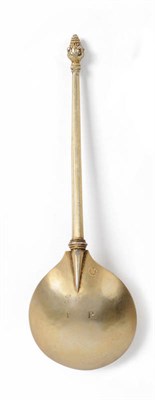 Lot 300 - A Dutch Silver Gilt Berry Knop Spoon, maker's mark indistinct, Leeuwarden, circa 1620-40, with...