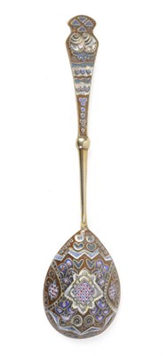 Lot 303 - A Russian Silver and Enamel Spoon, bearing marks for Faberge, Moscow, circa 1908-17, in 17th...