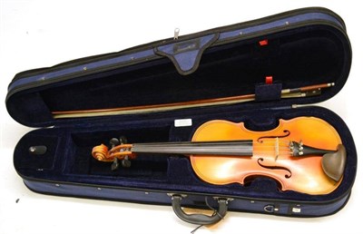 Lot 2015 - A 20th Century German Violin, labelled 'Karl Goll Brunn 1942', with a 355mm two piece back,...