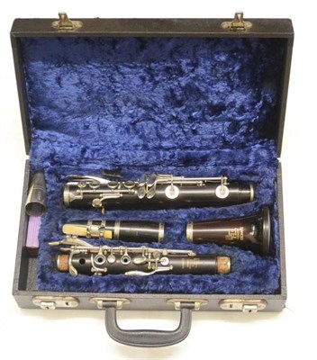 Lot 2066 - A Boosey & Hawkes 'Edgeware' Clarinet, serial number 299334, with plated keys, in a plush lined...