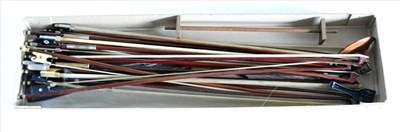 Lot 2014 - Seventeen Mixed Violin Bows, most with ebony frogs, some ivory frogs