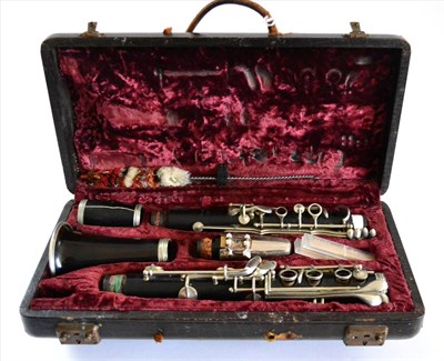 Lot 2044 - A Ben Davis of Paris Rosewood Clarinet, with accessories, in a fitted leather Selmer case