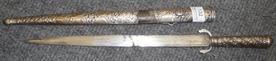 Lot 132 - An Indo/Persian Knife/Dagger, the 31.5cm steel blade double edged from half way, with a narrow...