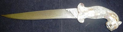 Lot 295 - An Indian Dagger, the 27.5cm single edge curved damascened steel blade inlaid at the ricasso...