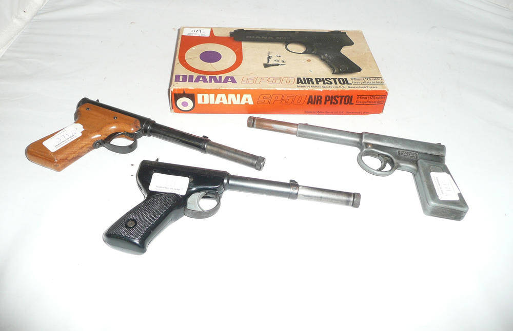 Lot 371 - PURCHASER MUST BE 18 YEARS OR OVER A Diana SP50 4.5mm (.177) Calibre Air Pistol, with push-in...