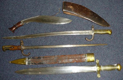 Lot 123 - A French 1831 Pattern Infantry Sword, the 48.5cm double edge leaf shape blade stamped with mark for