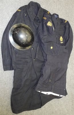 Lot 132 - A Second World War Civil Defence Uniform, to a Lieutenant of the Somerset Civil Defence Corps,...