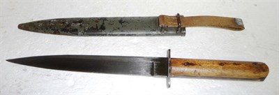 Lot 269 - A Second World War Italian Fighting Knife,  the 21.5cm single edge steel blade stamped with W...