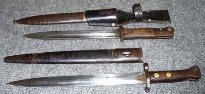 Lot 276 - A British Pattern 1888 MkI, Type 2 "Lee-Metford" Bayonet, the blade ricasso dated 10'96, the pommel