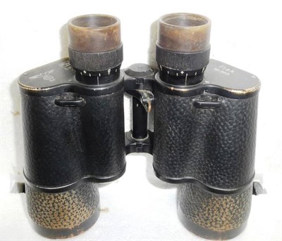 Lot 128 - A Pair of German Third Reich D.F. 7 x 50 Binoculars by Carl Zeiss, marked Flak Nr 365, with maker's