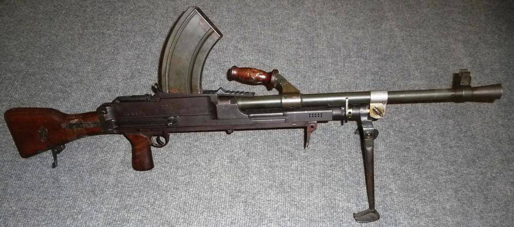 Lot 412 - A Deactivated Bren Mk.2 .303 Light Machine Gun by Inglis, Canada, serial number 1OT1737,...