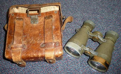 Lot 88 - A Pair of German First World War Mod.08 Binoculars by Voigtlander Braunschweig, with olive...
