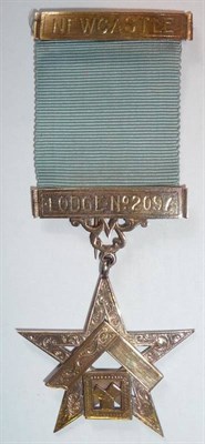 Lot 77 - A 9ct Gold Masonic Past Master's Breast Jewel, to Newcastle Lodge No.2097, the reverse with...