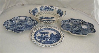 Lot 21 - A Spode Hunters Pattern Blue and White Transfer Printed Pearlware Pottery Two-Handled Chestnut...