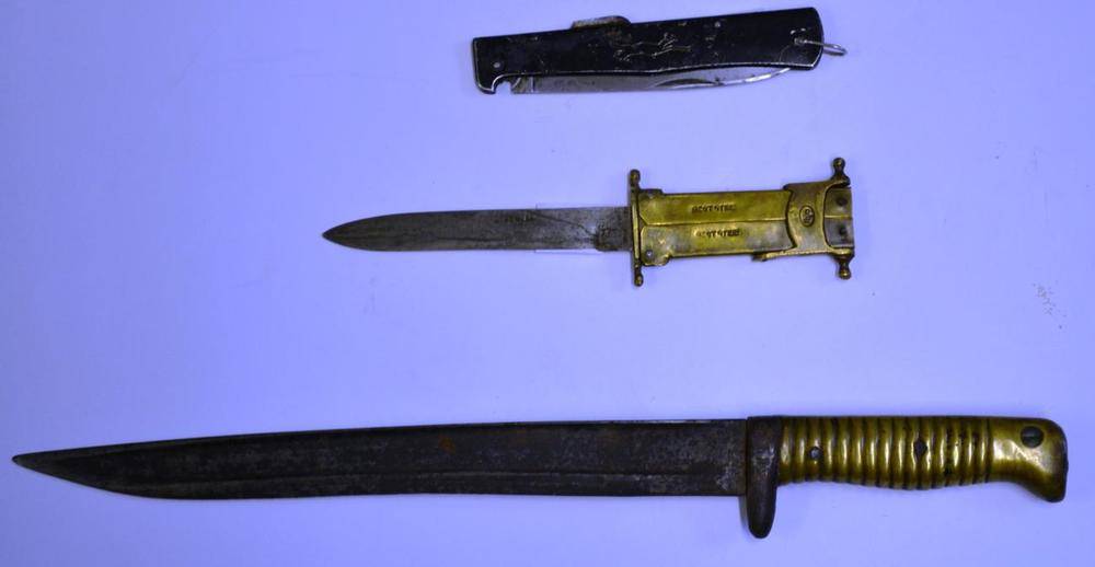 Lot 367 - A Parachutist's Brass ";Pantograph"; Knife, with 12cm single edge steel blade retracting into...