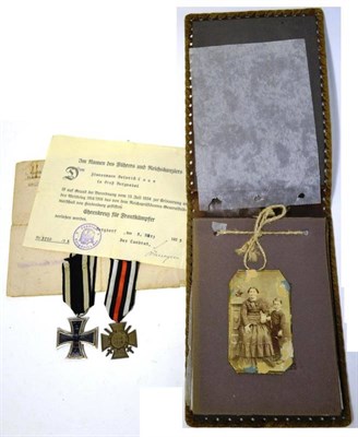 Lot 39 - A Pair of German First World War Medals, awarded to Musketier Heinrich Laue, comprising an Iron...