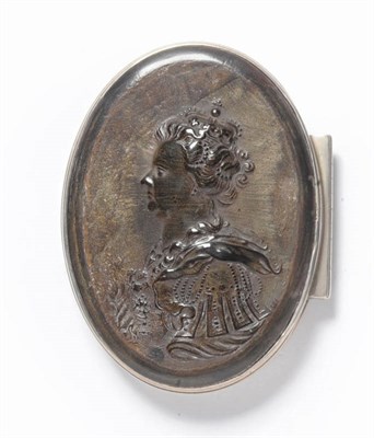 Lot 222 - A Silver and Pressed Tortoiseshell Queen Anne Portrait Snuff Box, by Jean Obrisset, circa 1705,...