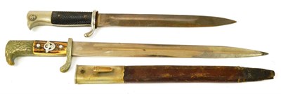 Lot 158 - A German Third Reich Police Dress Dagger, the 33cm steel blade by E & F Horster, Solingen, the...