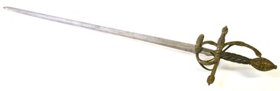 Lot 197 - A Good Early 17th Century South German Rapier, the 94cm double edge steel blade with three...