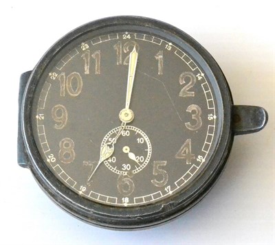 Lot 191 - A Second World War German Luftwaffe Clock, the Junghans J30D movement, no.11582, contained within a