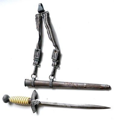 Lot 199 - A German Third Reich Luftwaffe Officer's Dagger, 2nd Pattern, the double edge steel blade...