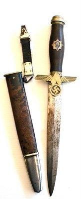 Lot 201 - A German Third Reich First Pattern 1936 RLB (Luftschutz) Subordinate's Dagger, the 22cm double edge