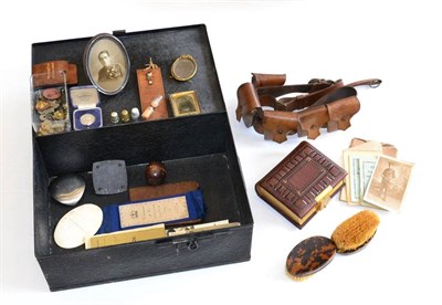 Lot 200 - A Quantity of First World War Militaria, relating to 16007 Private Lewis Parsons, Border...