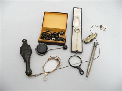 Lot 619 - A Quantity of Agate, Buttons, Brooches etc; and Other Collector's Items