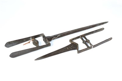 Lot 366 - A 19th Century Indian Katar, each side of the 35cm steel blade with shaped strengthening bar at the