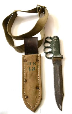 Lot 350 - A Second World War American Knuckleduster Fighting Knife, with 18.5cm clip point steel blade,...