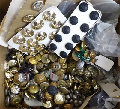 Lot 182 - A Large Quantity of Military Buttons, in brass, white metal and horn