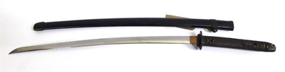 Lot 319 - A Japanese Second World War Gendaito Katana, the 66cm blade with undulating hamon, line...