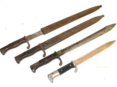 Lot 372 - A German 1898/05 Butcher Bayonet, second pattern, the blade ricasso stamped WAFFENFABRIK MAUSER...