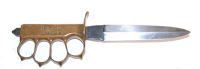 Lot 389 - A First World War US Knuckleduster Trench Knife, with 17cm diamond section double edge steel blade