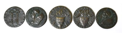 Lot 8 - Sisinnius IV, Restitutional medal, bronze, obv. portrait, r., wearing cap and cope, rev. pair...
