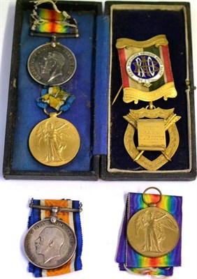 Lot 24 - Two First World War Pairs, each comprising War Medal and Victory Medal, respectively to 157421...