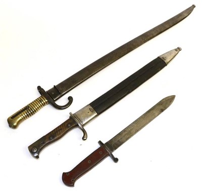 Lot 358 - A French M1866 Chassepot Yataghan Sword Bayonet, No. R60532, with associated steel scabbard,...