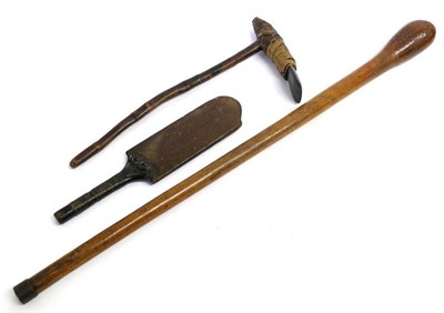 Lot 407 - A South Sea Islands Pole Club, of honey colour, with root ball ovoid head and tapering...