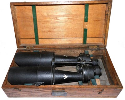 Lot 137 - A Pair of Second World War Navy Bridge Binoculars, by Ross, London, Patt. 12114A, the frame...