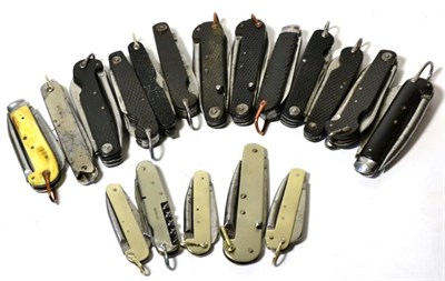 Lot 249 - A Collection of Nineteen Sheffield Made Girl Guides and Boy Scouts Folding Knives