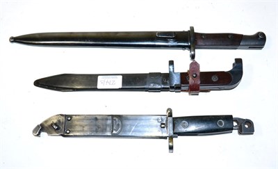 Lot 274 - A Portuguese Mauser Vergeiuro M1904 Bayonet, the blued fullered steel blade stamped SIMSON &...