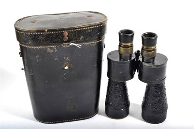 Lot 140 - A German Third Reich Kriegsmarine Black Leather Binoculars Case, with white stitching, the internal