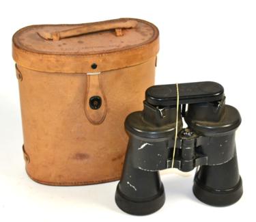 Lot 277 - A Pair of Second World War German Kriegsmarine 7X50 Binoculars by Carl Zeiss, Jena, the tubes...