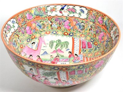 Lot 191 - A famille rose bowl