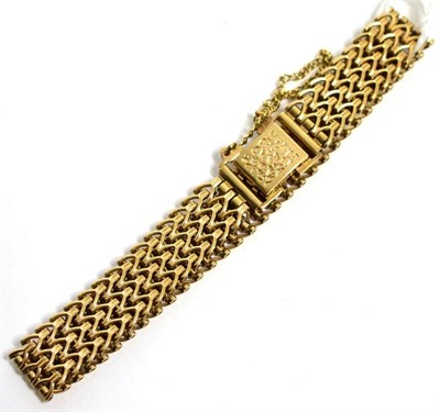 Lot 339 - A 9 carat gold bracelet, 12.5g