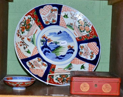 Lot 376 - A Japanese Imari charger, a Chinese porcelain dish and a chinoiserie lacquer box