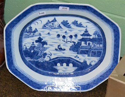 Lot 409 - A Chinese blue and white meat dish